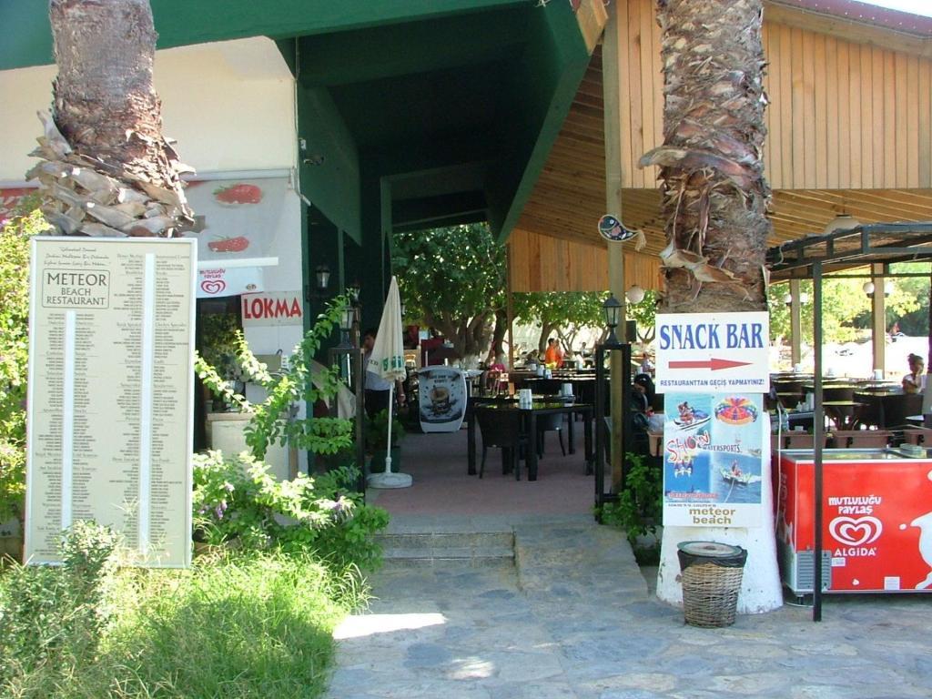 Meteor Beach Hotel Тургутрейс Экстерьер фото